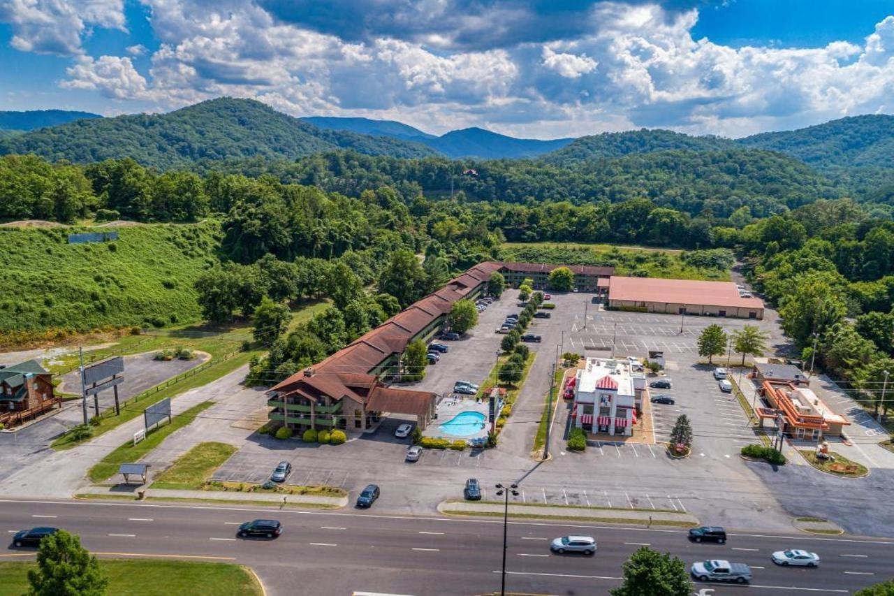 Days Inn By Wyndham Pigeon Forge South Esterno foto